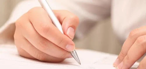خالِط النّاس؛ ولا تُنقِص دِينك ولا مُروءتك